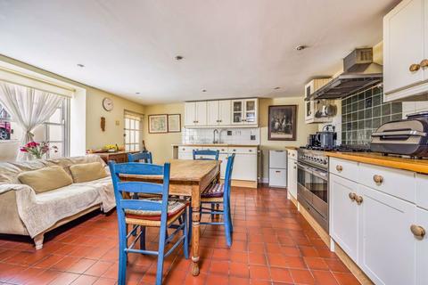 3 bedroom character property for sale, St. Thomas's Street, Old Portsmouth