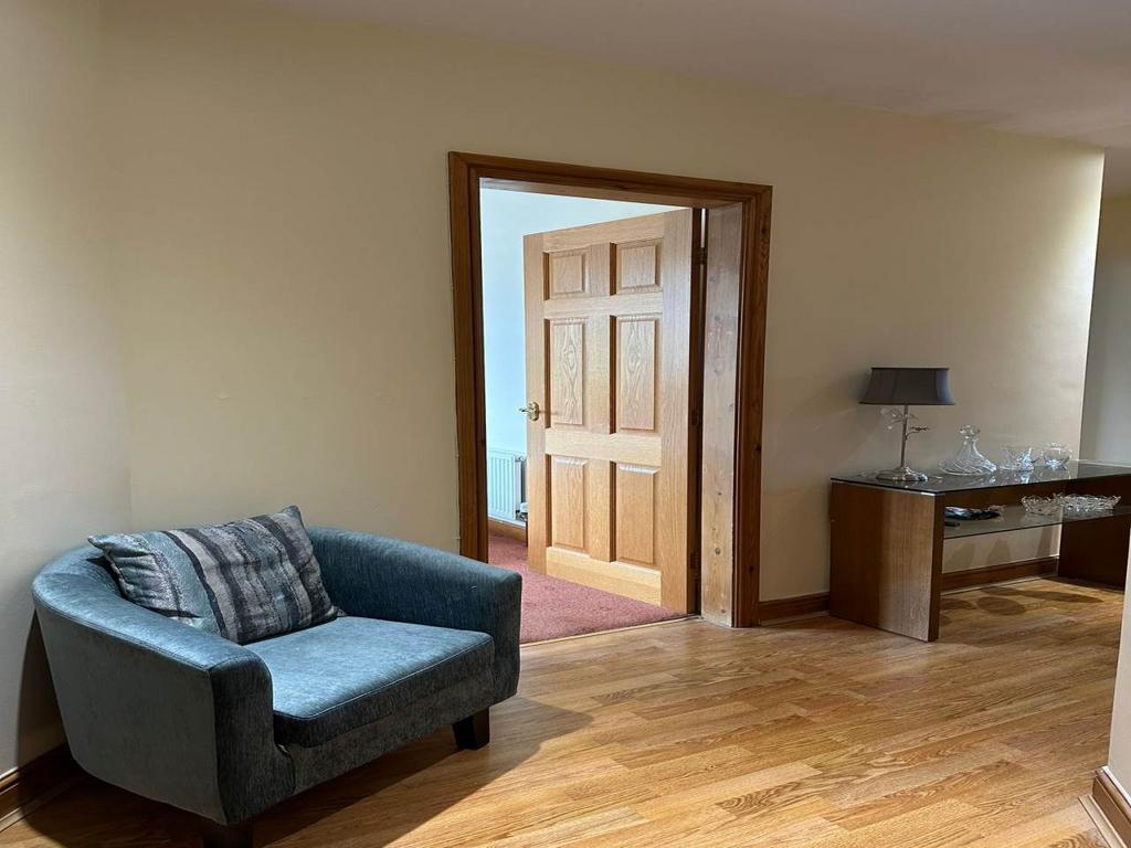 Wellington Crescent, Shipley, 2 bed flat to rent £675 pcm (£156 pw)