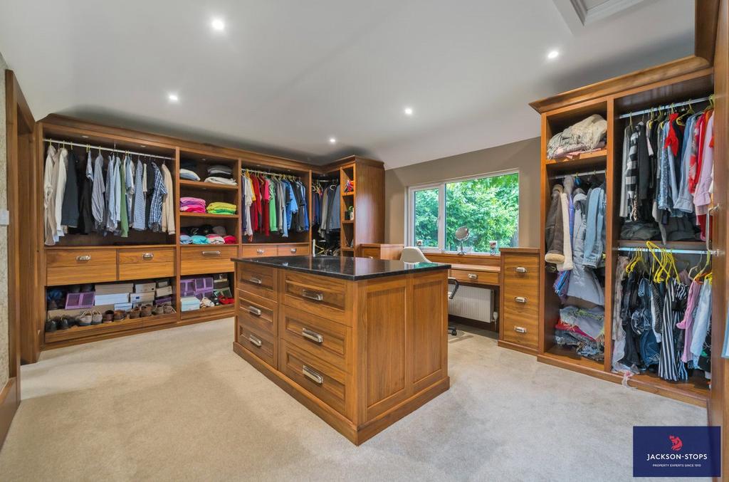 Dresisng Room