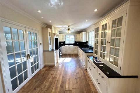4 bedroom bungalow to rent, Honiton Road, Cullompton, Devon, EX15