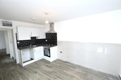 2 bedroom apartment to rent, Beulah Road, Thornton Heath, CR7