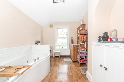 17 Elmers Road, London, SE25 5DS