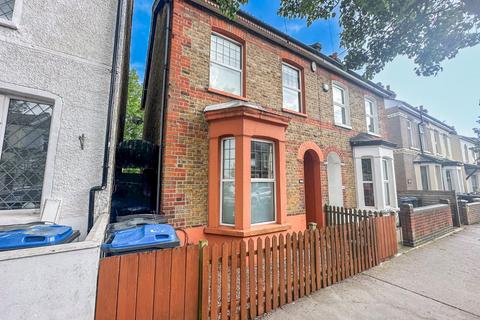 17 Elmers Road, London, SE25 5DS
