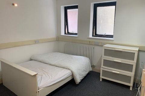 Studio to rent, Risborough Street, Waterloo SE1