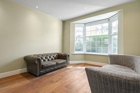 4 bedroom property to rent, Crewys Road, Golders Green NW2