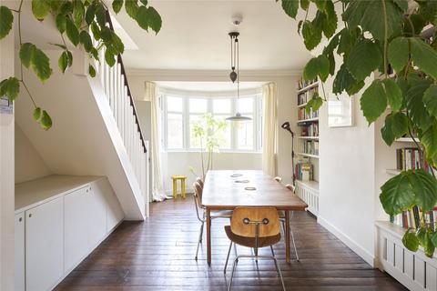 5b Sharon Gardens, London, E9 7RX