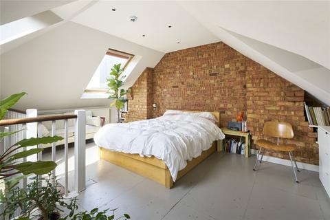 5b Sharon Gardens, London, E9 7RX