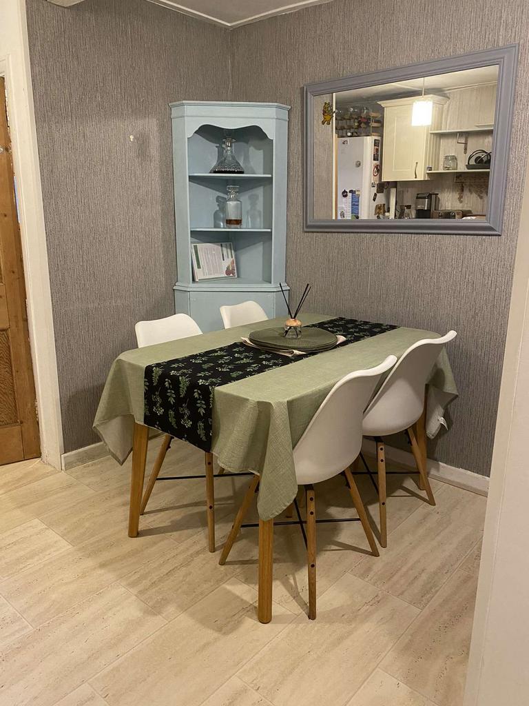 Dining area (first image)