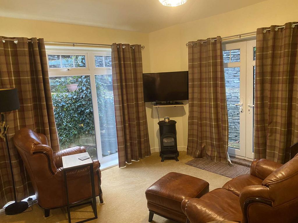 Rear sitting room (second image)