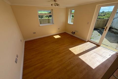 5 Bro Llan, Llanwnnen, Lampeter, SA48 7LB