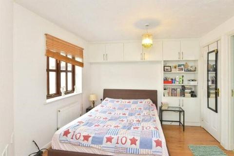 19 Abbotsbury, Westcroft, Milton Keynes, MK4 4EY