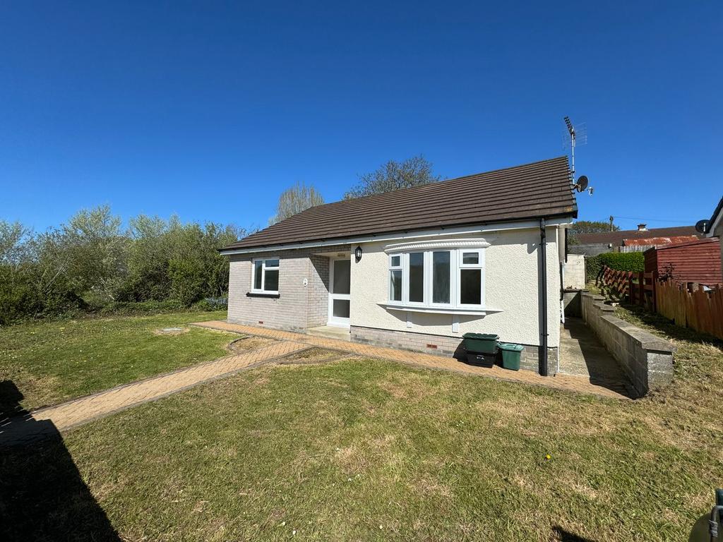 Bryn Glas, Aberporth, Cardigan, SA43 3 bed detached bungalow for sale