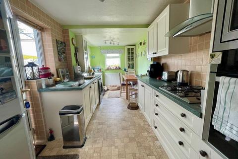 4 bedroom terraced house for sale, 5 North Avenue, Barmouth, LL42 1NP