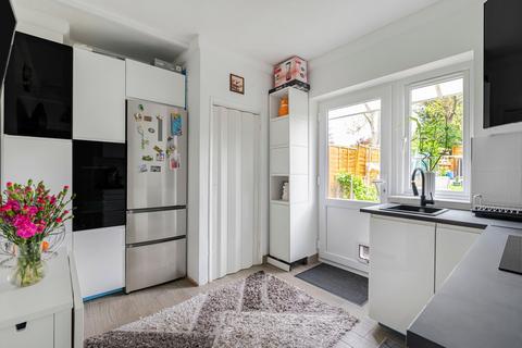 61 Ravenscar Road, Bromley, BR1 5PN