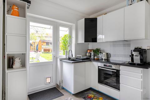 61 Ravenscar Road, Bromley, BR1 5PN