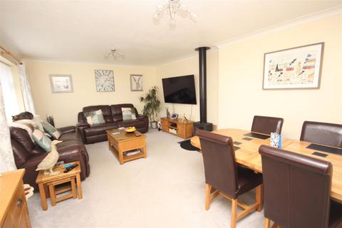 2 bedroom bungalow for sale, Dukes Close, Seaford