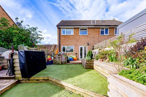 19 Barn Close, Seaford, BN25 3EW