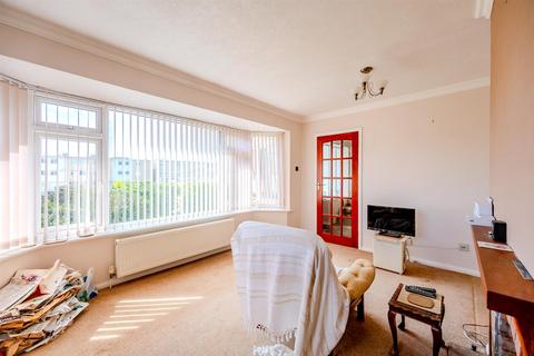 5 Beach Close, Seaford, BN25 2PJ