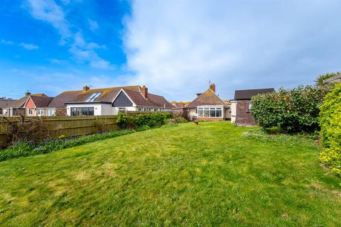 5 Beach Close, Seaford, BN25 2PJ