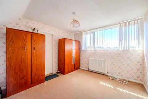 5 Beach Close, Seaford, BN25 2PJ