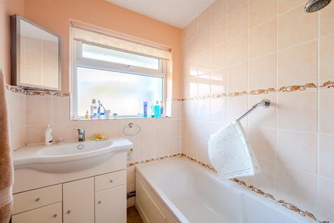5 Beach Close, Seaford, BN25 2PJ
