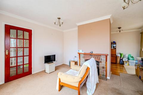 5 Beach Close, Seaford, BN25 2PJ