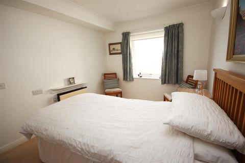 2 bedroom retirement property for sale, Stratheden Court, Esplanade, Seaford