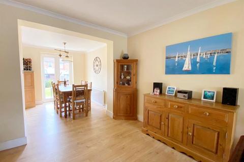 3 bedroom end of terrace house for sale, Parkside Road, Seaford