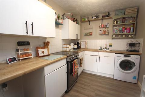 1 bedroom flat for sale, The Causeway, Seaford