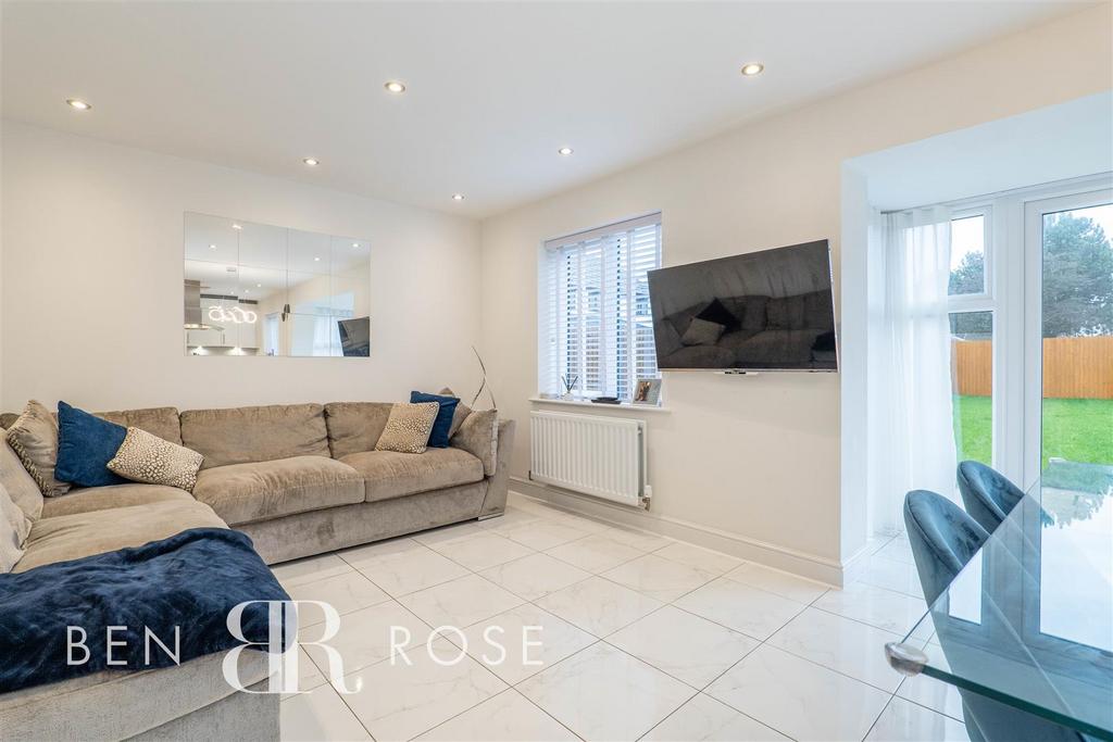 Kitchen/Dining Room/Snug