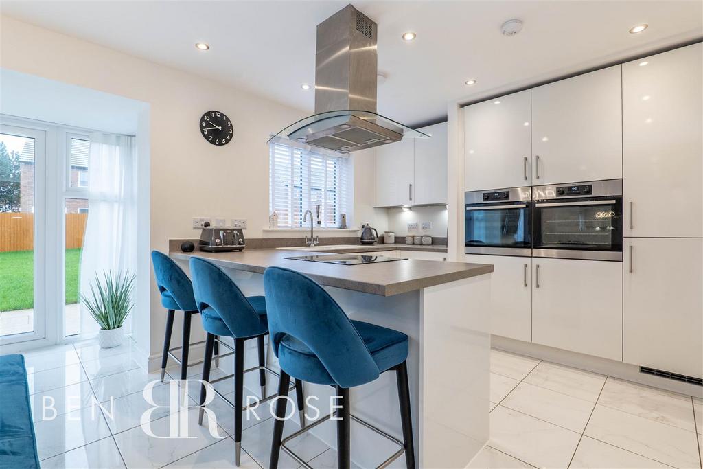 Kitchen/Dining Room/Snug§