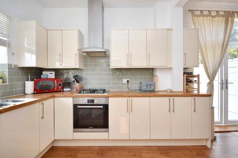 9 Eden Mount, Leeds, LS4 2TD