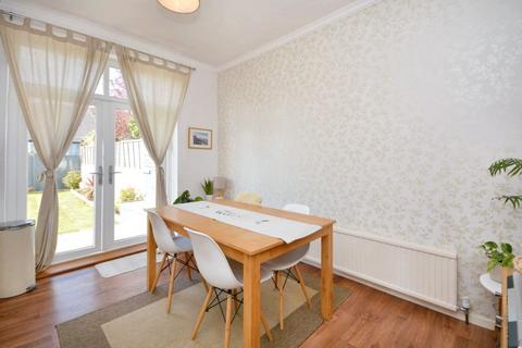 9 Eden Mount, Leeds, LS4 2TD