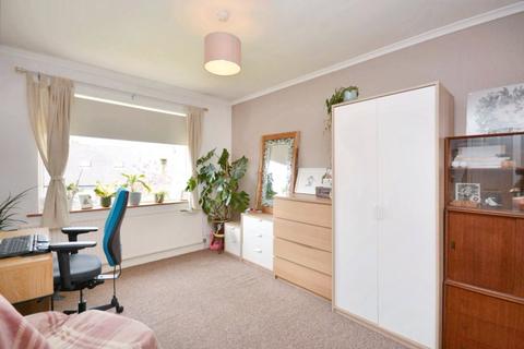 9 Eden Mount, Leeds, LS4 2TD