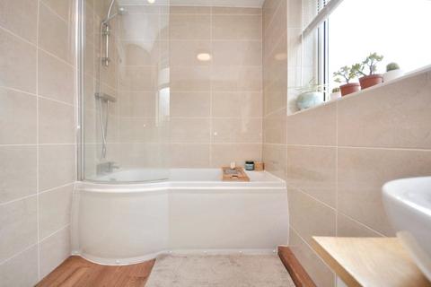 9 Eden Mount, Leeds, LS4 2TD