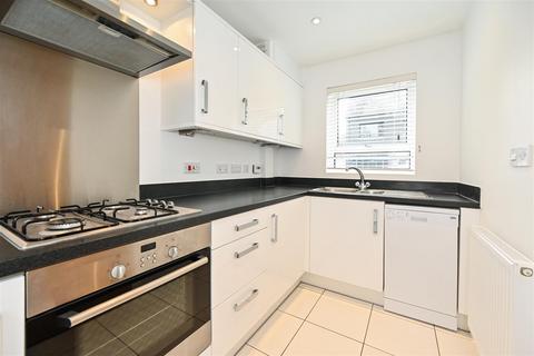 2 bedroom house to rent, Lillywhite Road, Westhampnett