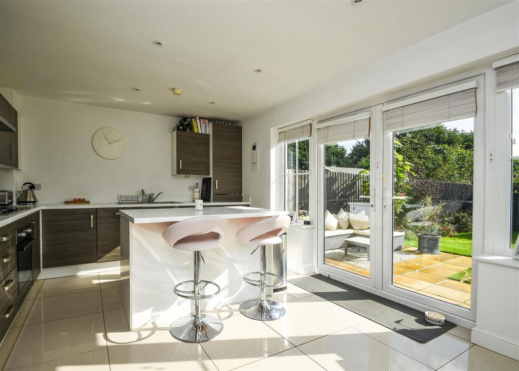 4 The Limes - Dining Area.jpg