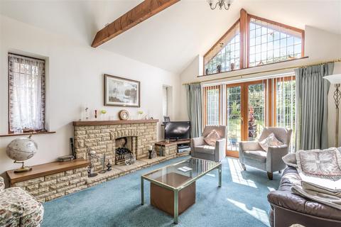 3 bedroom bungalow for sale, Off Ockham Road South, East Horsley