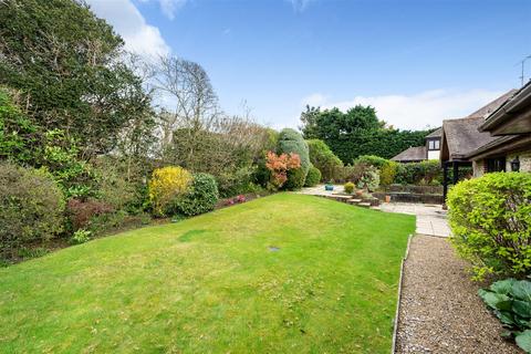 3 bedroom bungalow for sale, Off Ockham Road South, East Horsley