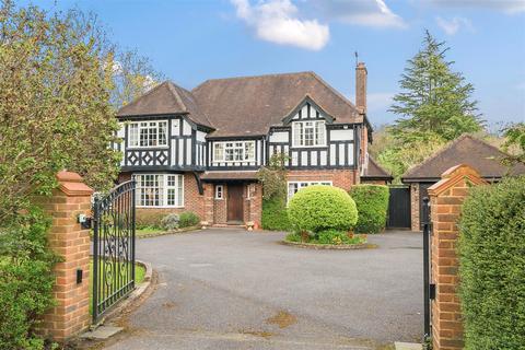 4 bedroom detached house for sale, Ockham Road North, East Horsley