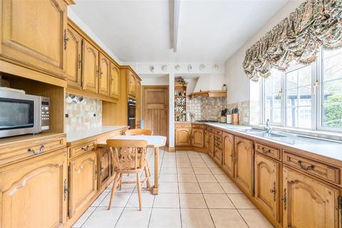 4 bedroom detached house for sale, Ockham Road North, East Horsley