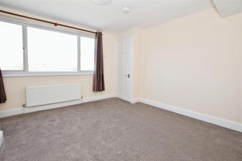 3 bedroom flat to rent, Abingdon Road, Finchley