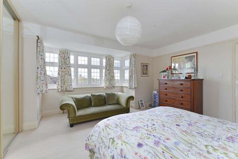 11 Mountside, Guildford, GU2 4JD