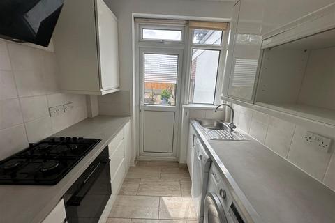 3 bedroom terraced house to rent, Sudbury Heights Avenue, Greenford