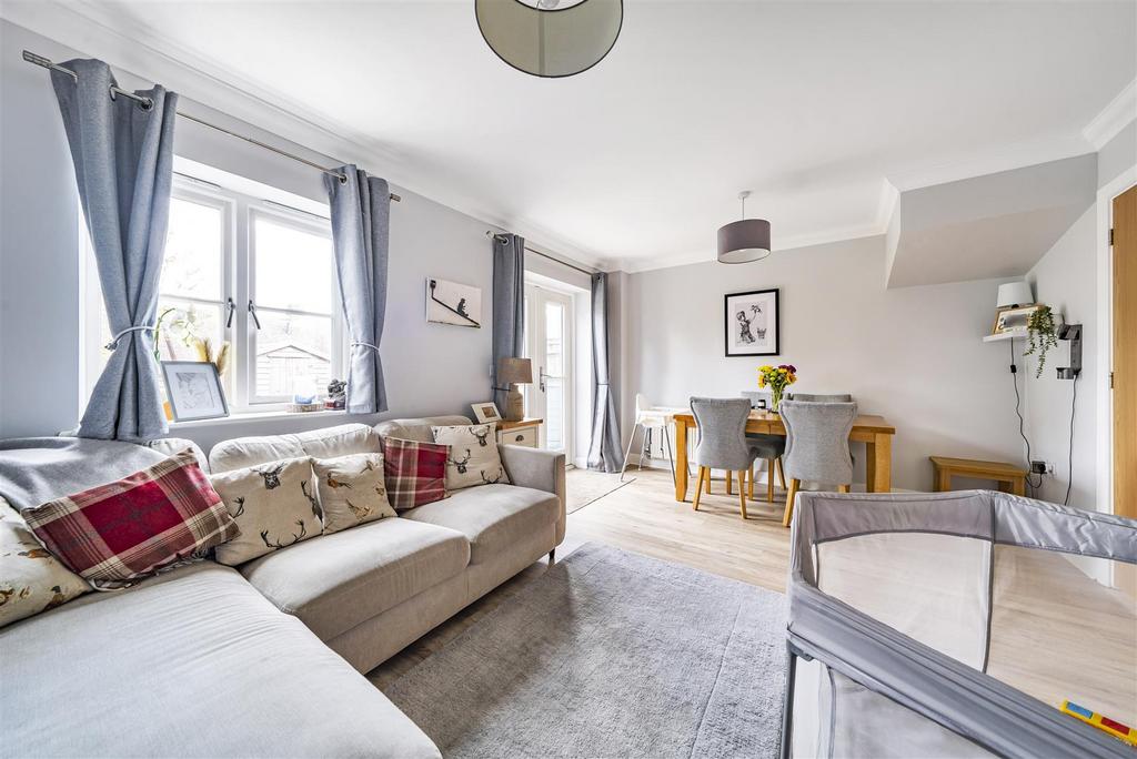 Nassau Drive, Crowborough 3 bed house for sale £400,000