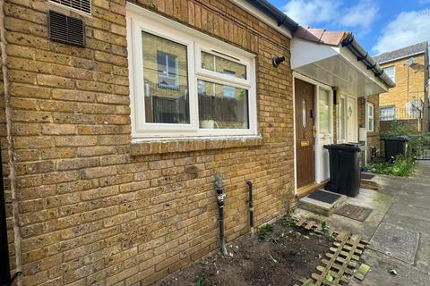 1 bedroom terraced house to rent, Anna Close, Brownlow Road, London, E8