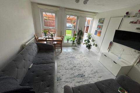 1 bedroom terraced house to rent, Anna Close, Brownlow Road, London, E8