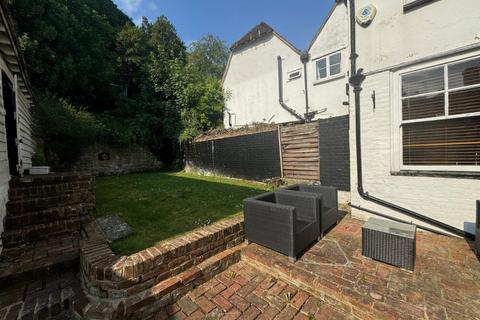 4 bedroom detached house to rent, Broad Street, Sutton Valence, Maidstone