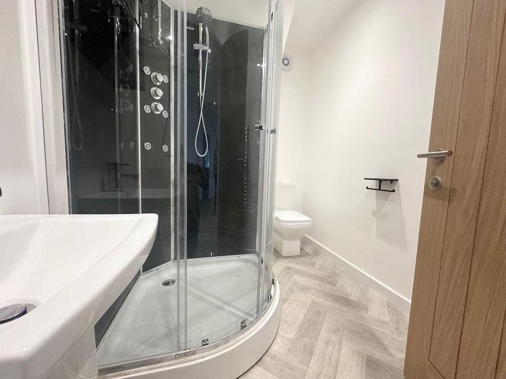 Shower room.jpg