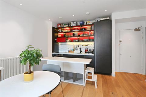 1 bedroom apartment to rent, 46 Botanic Square, London